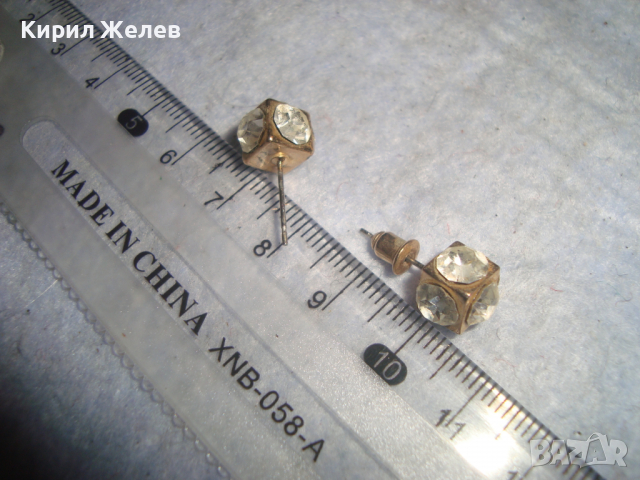 ПОЗЛАТЕНИ МОДНИ БЛЕСТЯЩИ ОБЕЧКИ с ЦИРКОНИ - КУБИЧНА ФОРМА 145531, снимка 4 - Обеци - 36466436