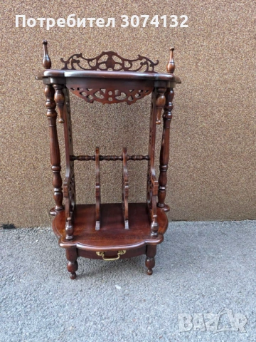 Уникален шкаф за напитки или плочи