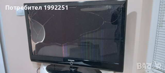 LCD Телевизор Samsung LE40M86BD. Работещ СЪС СЧУПЕН ДИСПЛЕЙ. За части или за ремонт. Внос от Германи