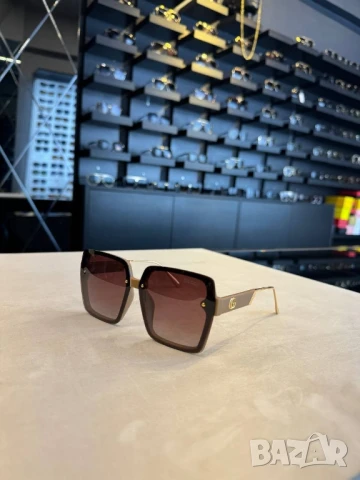 очила с черен обикновен калъф и ув защита gucci chanel , снимка 6 - Слънчеви и диоптрични очила - 51329497