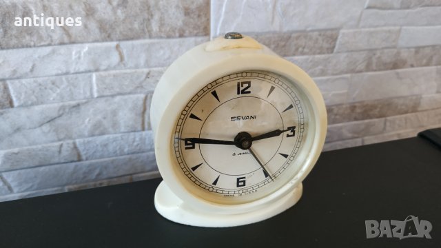 Стар часовник / Будилник - SEVANI 4 Jewels - Made in USSR - 1970г., снимка 2 - Антикварни и старинни предмети - 30480616