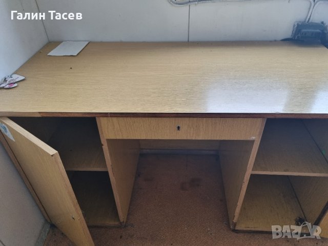 Продавам мебели-шкафове ,бюра,маси,дивани,фотьойли,табуретки и др., снимка 16 - Гардероби - 42100247