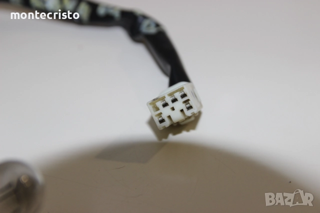 Лява инсталация стоп Toyota Rav-4 facelift (2004-2005г.) фасунги / фасунга ламподържач Rav4, снимка 2 - Части - 52235957