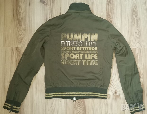 Дамско яке BERSHKA, size M, slim fit, със златна щампа на гърба, много запазено, снимка 1