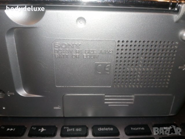 Sony ICF-8 портативно радио, снимка 3 - Радиокасетофони, транзистори - 19067804