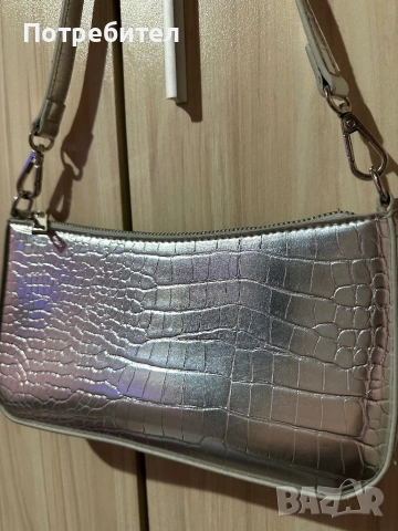 Сребриста чанта, снимка 3 - Чанти - 54101209