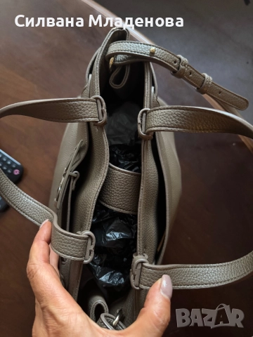 Дамска чанта Armani Exchange, снимка 5 - Чанти - 52095101