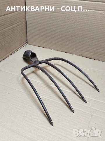 Соц Стара Ръчно Кована Масивна Вила За Сено 0.900кг. НОМЕР 533., снимка 4 - Антикварни и старинни предмети - 53939070