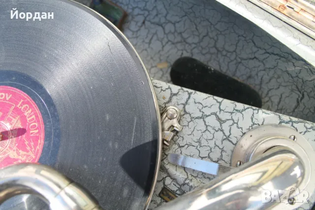 Швейцарски грамофон''Avuston'', снимка 12 - Антикварни и старинни предмети - 47452202