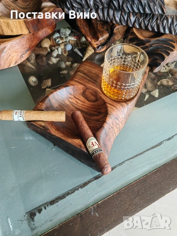 Пепелник за пури с място за чаши