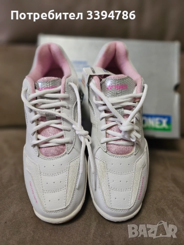 Yonex дамски маратонки за бадминтон номер 42 стелка 27см.