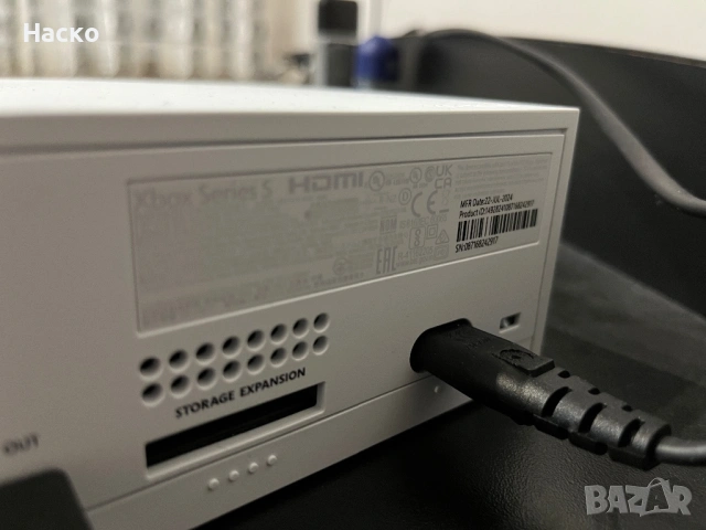 Продавам Xbox series S 512GB Нова, снимка 4 - Xbox конзоли - 53880851
