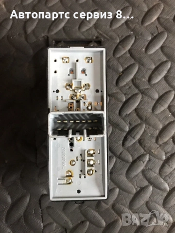 бутон за стъклоповдигач за предна лява врата за KIA Carens (2006-2010) 93575-1D5003W, 202005520, снимка 2 - Части - 53132286