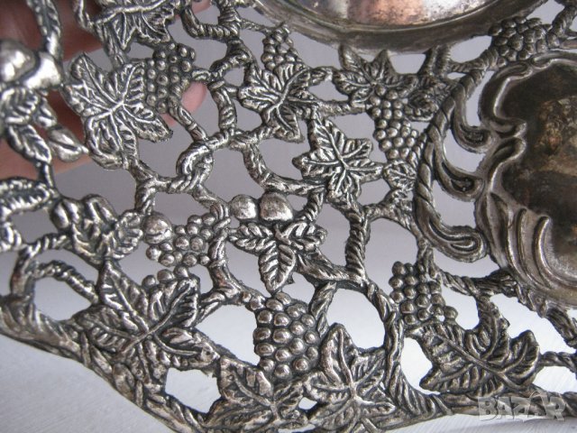 Стара метална чиния, фруктиера, съд с релеф и орнаменти,антика, снимка 7 - Други - 31759127