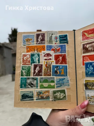 Малък класьор с различни пощенски марки, снимка 8 - Филателия - 50007465
