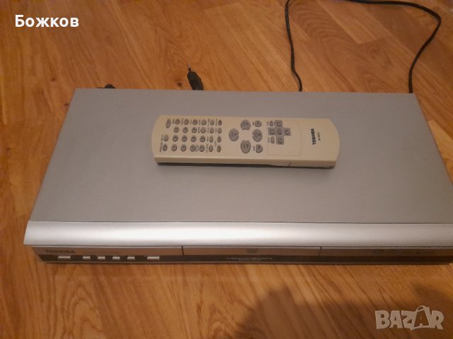 DVD Player Toshiba SD-140ESE, снимка 3 - Плейъри, домашно кино, прожектори - 39235952