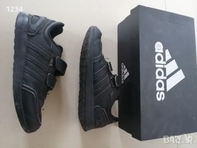 Детски спортни обувки Adidas n. 33 , снимка 2 - Детски маратонки - 49615111