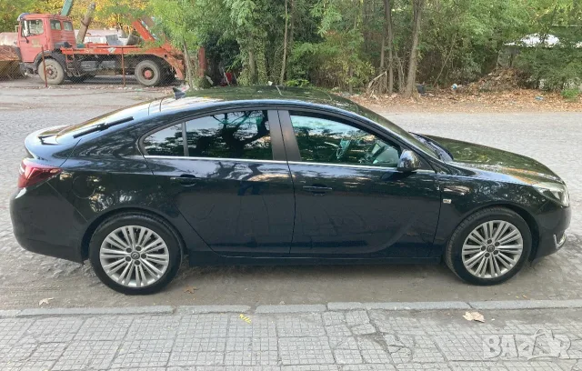 Opel Insignia A Biturbo Facelift, снимка 2 - Автомобили и джипове - 56509492