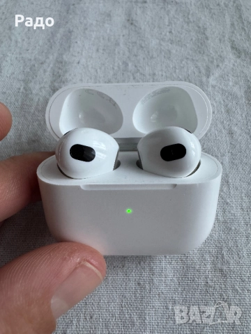 Продавам различни видове слушалки.