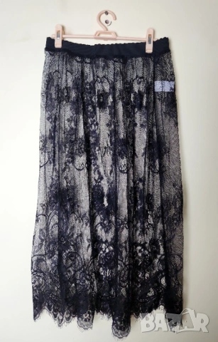 Дантелена пола черна