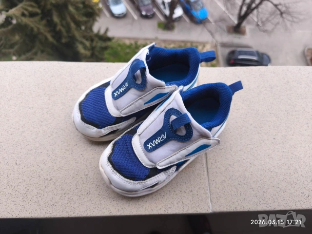 Nike Air Max Bolt (размер 27), снимка 2 - Детски маратонки - 54087894