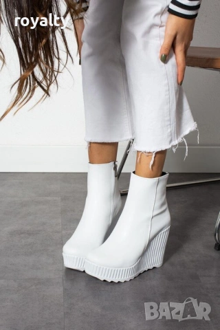 Боти на платформа - бяла кожа, снимка 2 - Дамски боти - 54160060