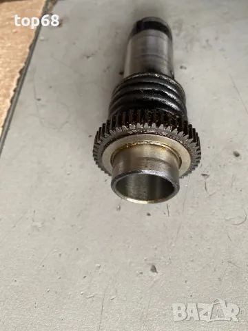 Вретено за перфоратор Bosch GBH 4, снимка 3 - Резервни части за машини - 46559163