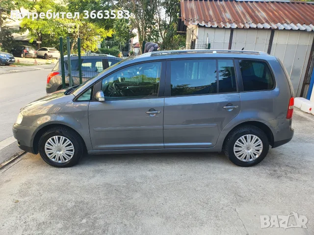 VW Touran 2.0 TDI, снимка 10 - Автомобили и джипове - 55985763