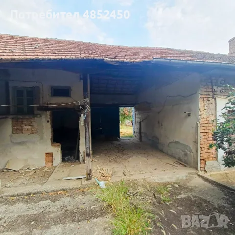 Продавам първия етаж от къща в с. Бръшляница | 80 кв.м + двор 1710 кв.м  11 990 €, снимка 4 - Къщи - 56078326