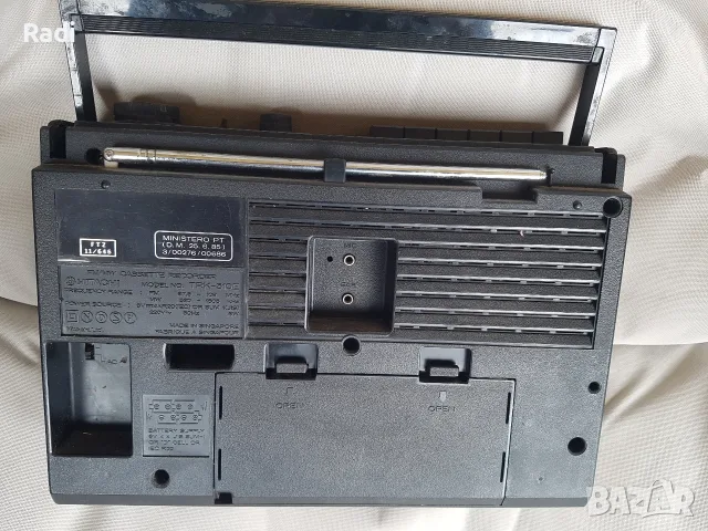 Подарявам радиокасетофон Hitachi, неработещ, снимка 3 - Радиокасетофони, транзистори - 56083189