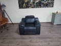 Черен кожен фотьойл с електрически релаксиращ механизъм, снимка 1 - Дивани и мека мебел - 44438586