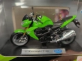 Два мотора Кавазаки в мащаб 1:18 на Welly нови е кутии, снимка 1