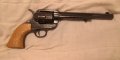 Нестреляща колекционерска реплика на емблематичният револвер Колт 45 писмейкър. За колекция, игра и , снимка 1 - Колекции - 31459290