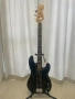 Продавам бас китара Squier, снимка 1