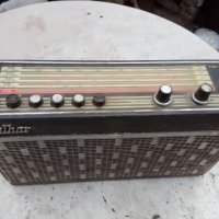 Продавам старо радио на ток и на батерии , снимка 1 - Радиокасетофони, транзистори - 32099932