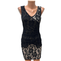 рокля GUESS размер XS дантела черно бежово, снимка 1 - Рокли - 44570330