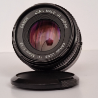 Филмов апарат Canon EF с обектив Canon 50 mm 1.8, снимка 2 - Фотоапарати - 44742368