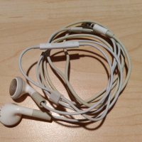 Слушалки за iPhone 3,5mm жак, снимка 1 - Слушалки, hands-free - 44664367