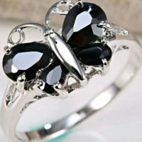 Ексклузивен пръстен-пеперуда с черен сапфир, снимка 1 - Пръстени - 39815754