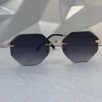 Valentino дамски слънчеви очила Осмоъгълник с верижка синджир, снимка 8 - Слънчеви и диоптрични очила - 44701759