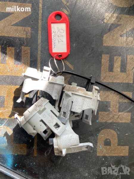 Държачи на парктроник за задна броня мерцедес е класа w211, снимка 1