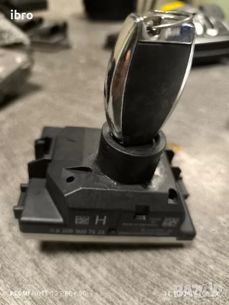 2059007121 контактен ключ за Мерцедес С класа W205, снимка 1