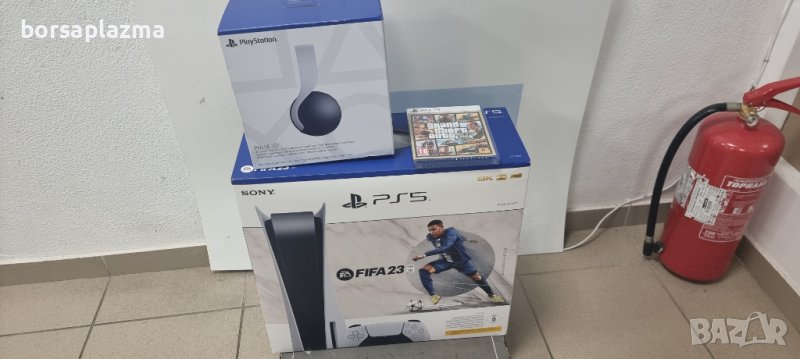 Ново !!! Конзола Sony Playstation 5 Disc Edition + DualSense Wireless Controller + игра FIFA 2023, снимка 1