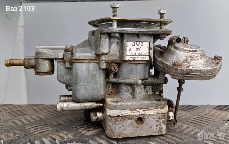 Карбуратор ВАЗ 2105 с долна плочка за газ , снимка 1