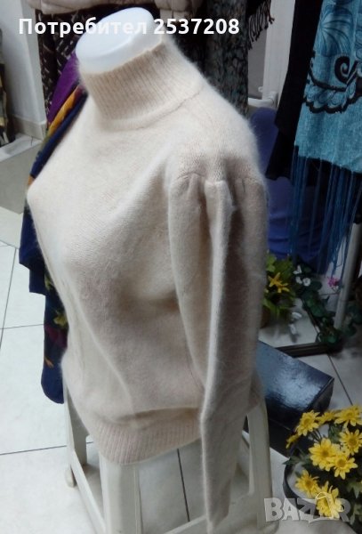 Топъл дамски пуловер от мека вълна, снимка 1