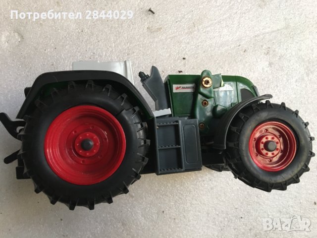 продавам макети на трактори играчки, снимка 2 - Други ценни предмети - 30425962