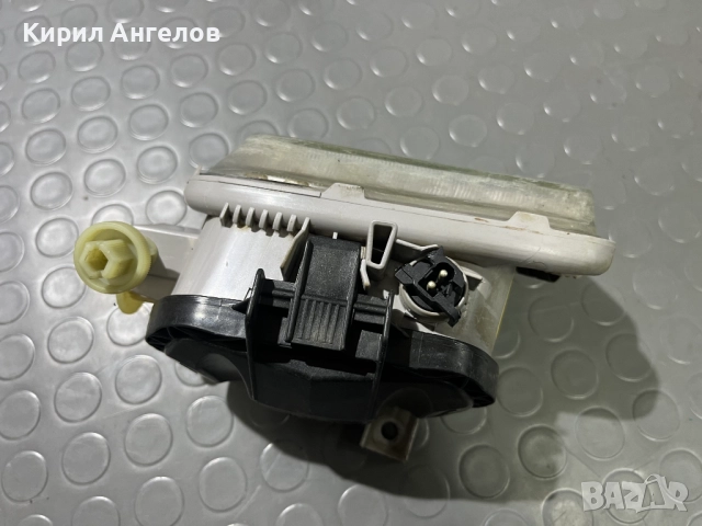 Десен халоген за Mercedes E-class W210 (преди фейса), снимка 4 - Части - 52194147