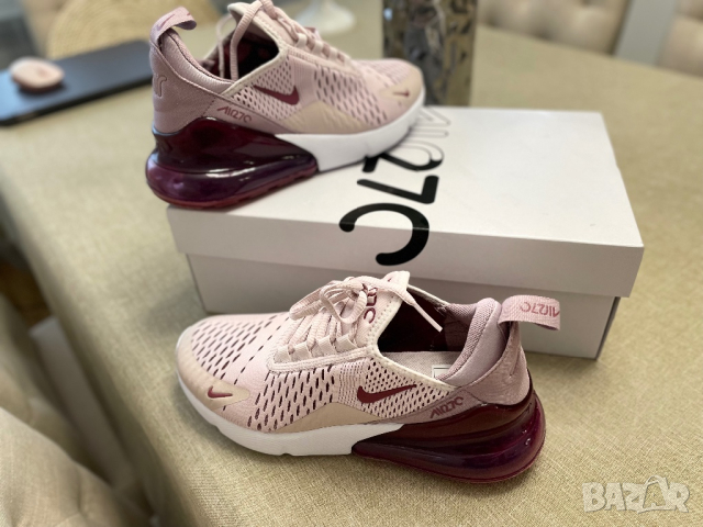 Дамски маратонки Nike Air Max 270, снимка 2 - Маратонки - 44535212