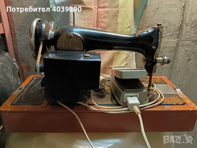 Продавам стара руска шевна машина , снимка 2 - Шевни машини - 55747077