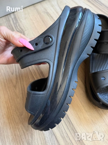 Оригинални дамски нови Чехли Crocs Classic Mega Crush Sandal ! 39/40 н, снимка 3 - Сандали - 51894773
